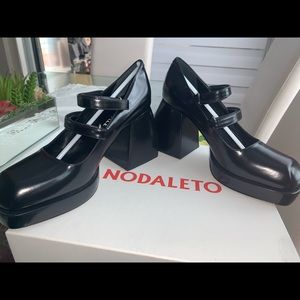 Nodaleto black glassed platforms